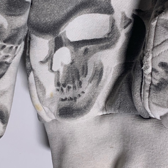 ‼️RARE‼️ Famous stars and straps aop skull print hoodie - Picture 7 of 14